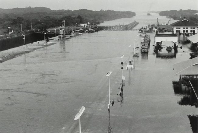 inundacion esclusa gatun 1972